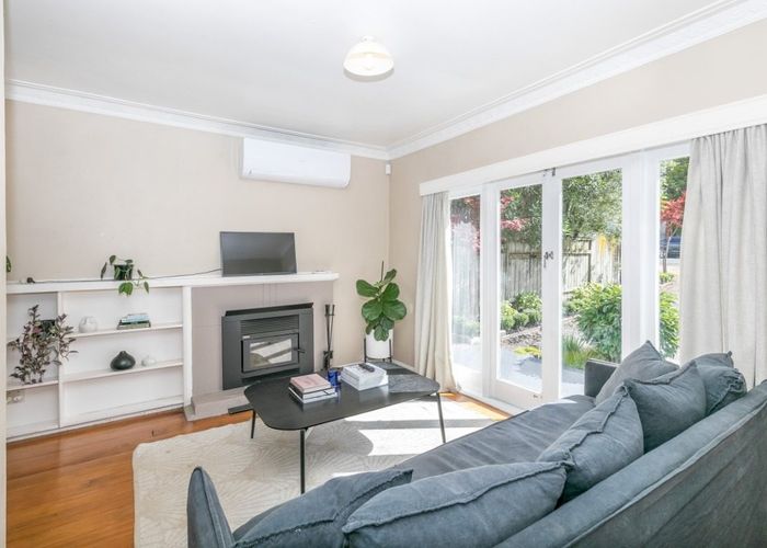  at 67 Lake Crescent, Hamilton Lake, Hamilton