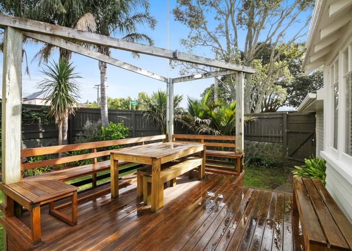  at 14 Horotutu Road, Greenlane, Auckland