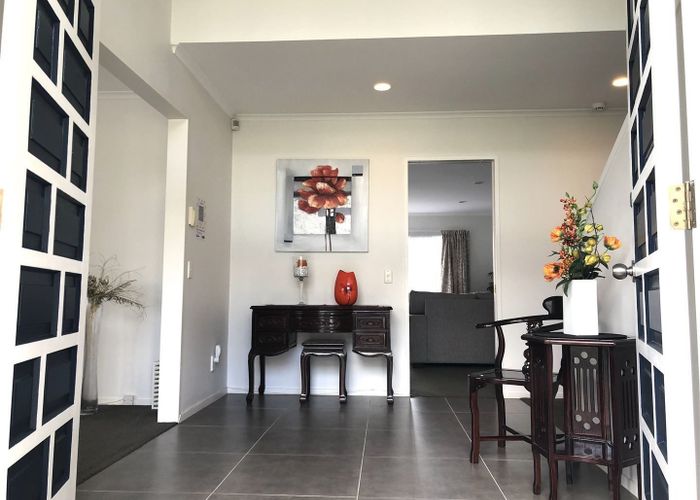  at 8 Highgate Place, Somerville, Manukau City, Auckland