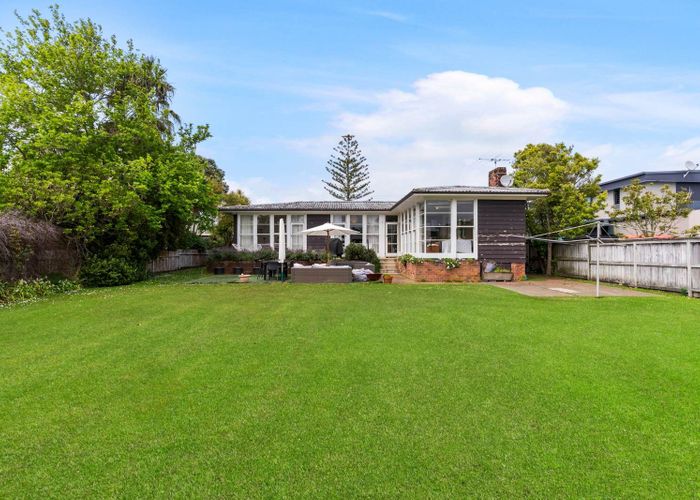 at 6 Norwood Road, Bayswater, North Shore City, Auckland