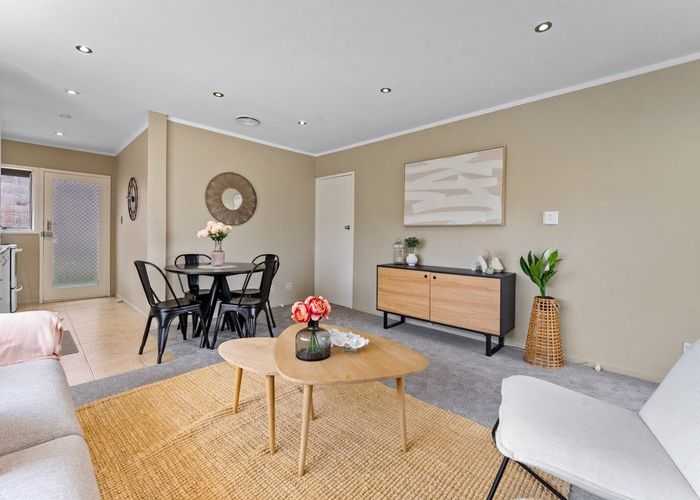 at 6/4 Panorama Road, Mount Wellington, Auckland