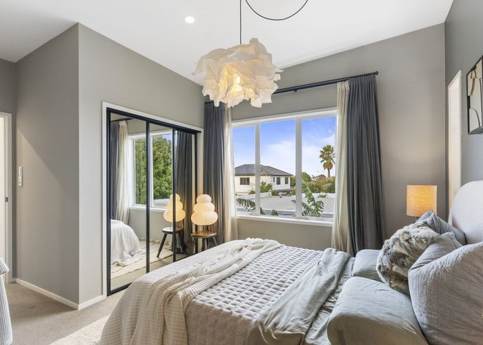  at 2/31 Ferndale Road, Mount Wellington, Auckland