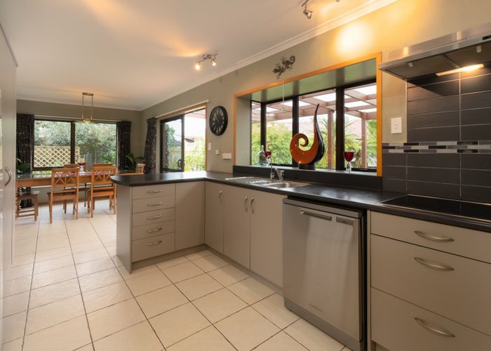  at 2 Drayton Place, Leamington, Cambridge