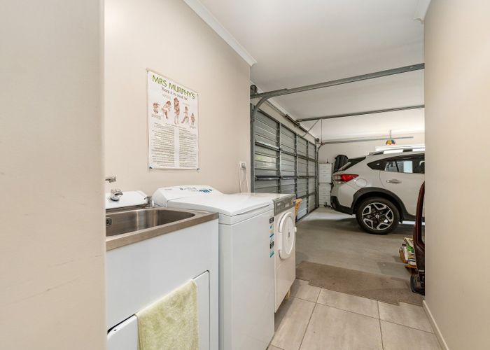  at 10 Lancewood Avenue, Feilding, Feilding