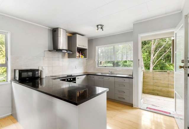  at 84 Alabaster Drive, Papatoetoe, Manukau City, Auckland