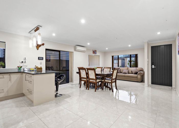  at 8 Evelina Lane, Flat Bush, Auckland