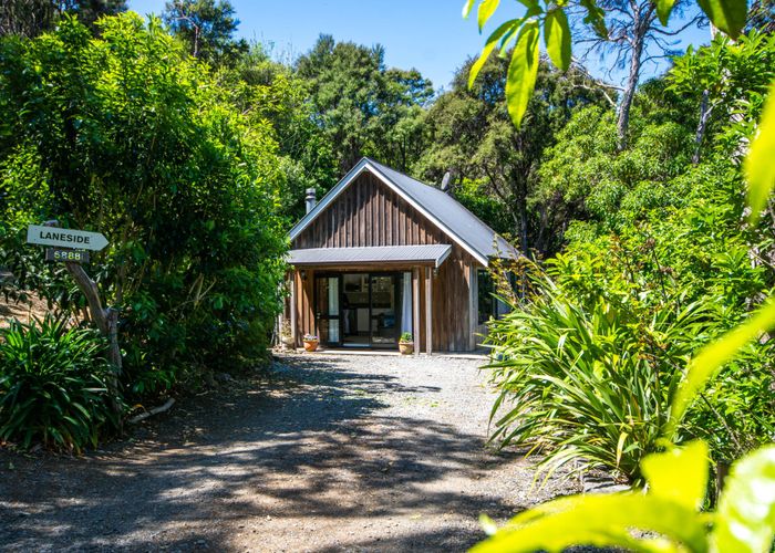  at 6888I Christchurch Akaroa Road, Takamatua