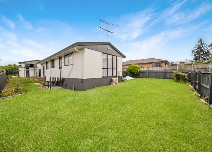  at 2/30 Gifford Road, Papatoetoe, Auckland