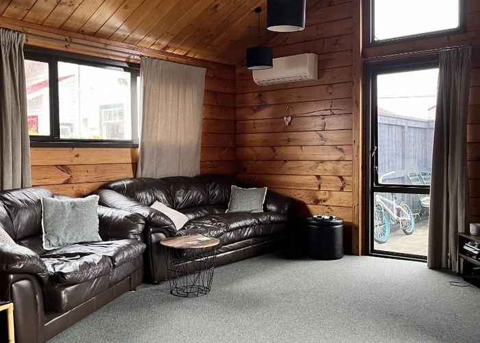  at 2/58 Cuba Street, Petone, Lower Hutt