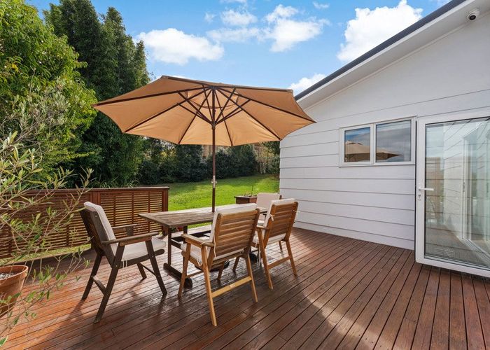  at 1/133 Edmonton Road, Te Atatu South, Waitakere City, Auckland