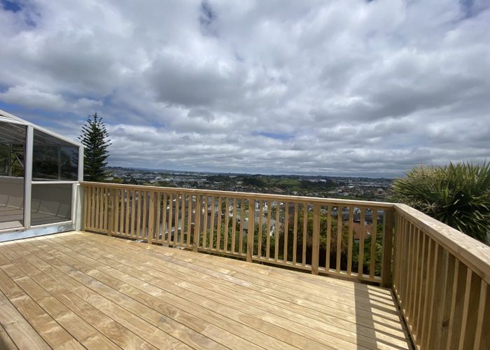  at 604 East Coast Road, Pinehill, North Shore City, Auckland