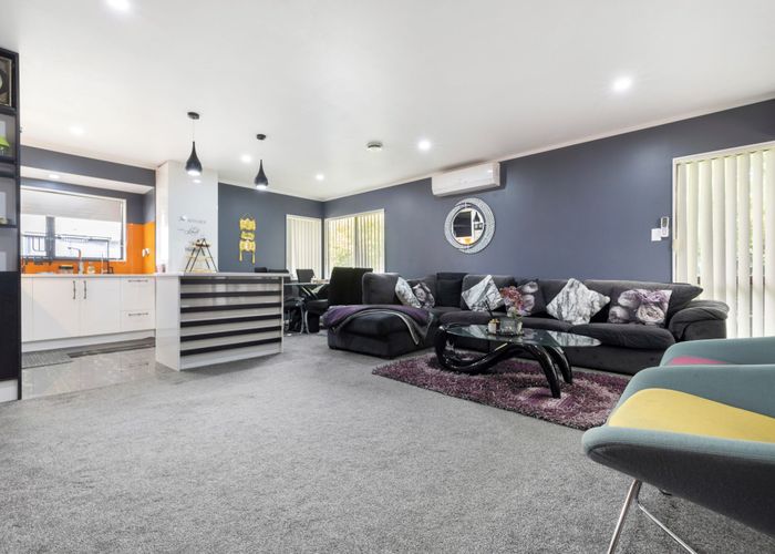  at 2/128 Buckland Road, Mangere East, Manukau City, Auckland