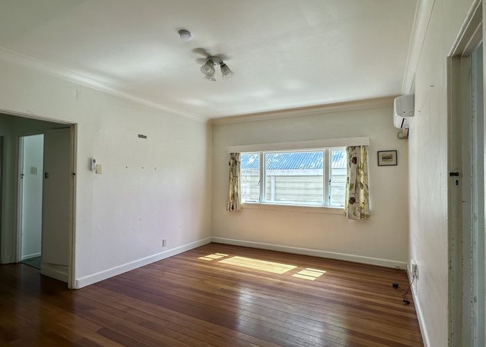  at 2/75 Valley Road, Mount Eden, Auckland City, Auckland
