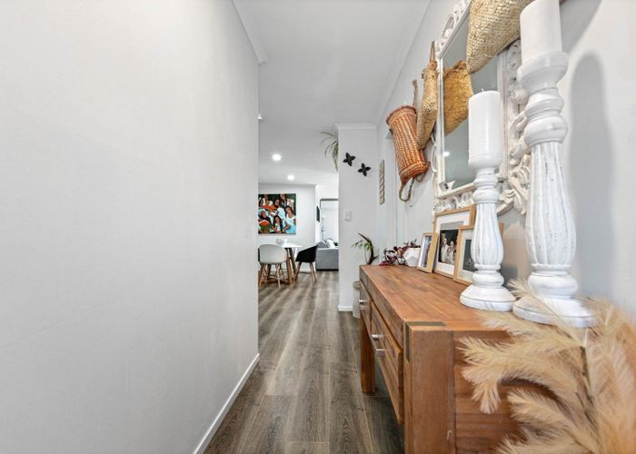  at 25 Pointon Glade, Grandview Heights, Hamilton