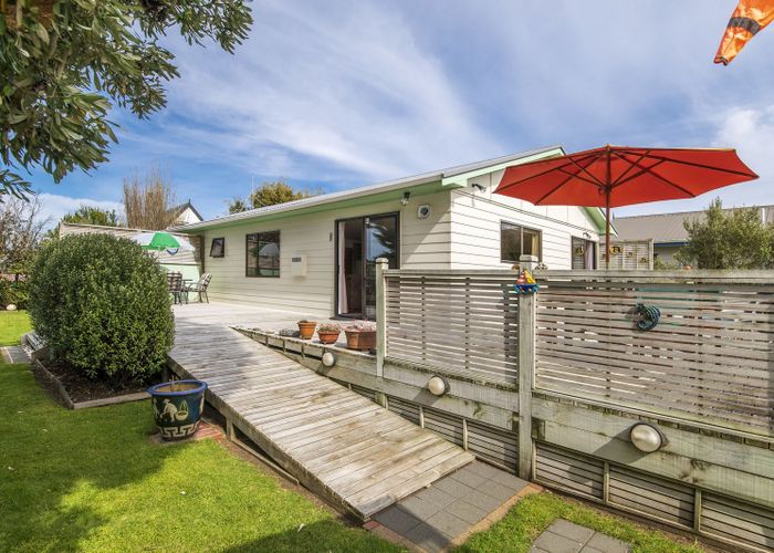  at 4 Sand Dune Grove, Waikawa Beach