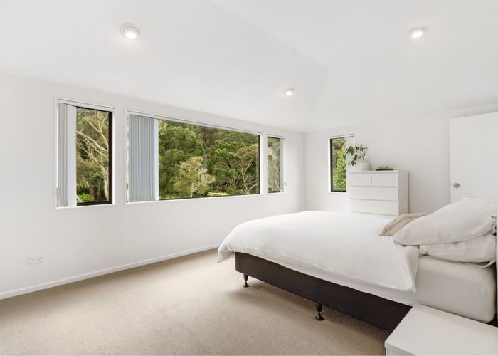  at 2/12 Herons Way, Northcote, Auckland