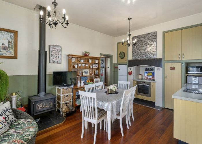  at 10 Riverside Drive, Kelvin Grove, Palmerston North