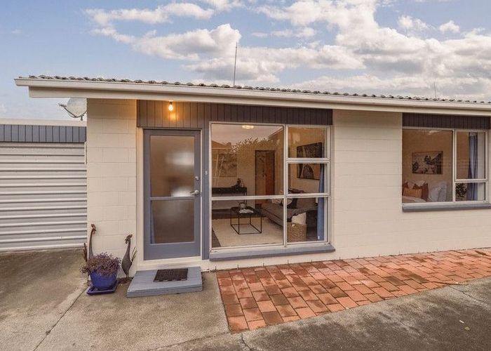  at 2/10 Keppel Street, New Brighton, Christchurch