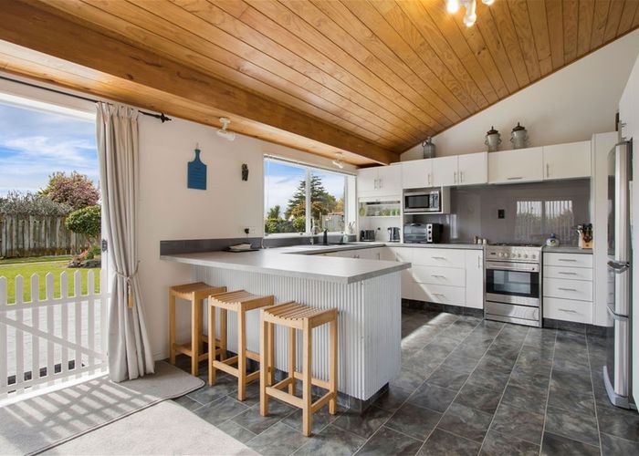  at 28 Francis Drive, Katikati