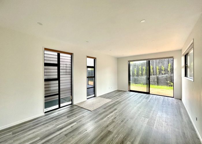  at 9/90 Picasso Drive, West Harbour, Auckland