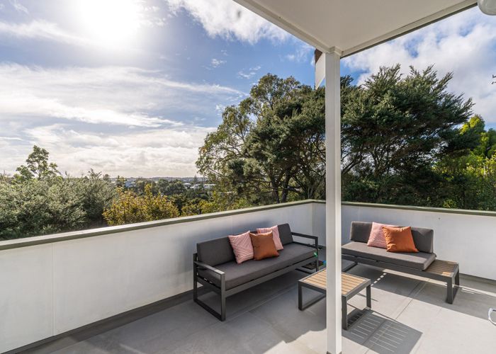  at 3 Tranquil Glade, Hillcrest, Auckland