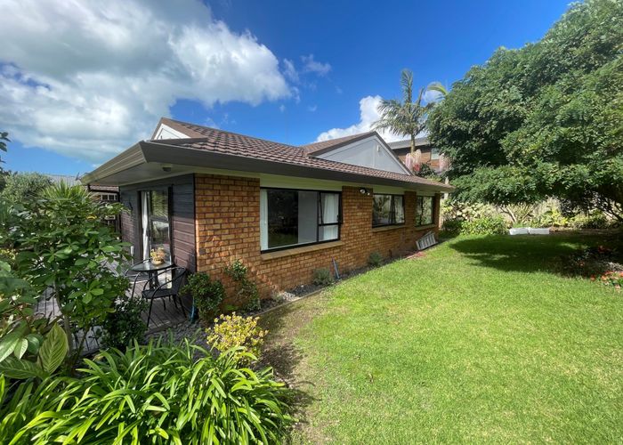  at 1/1 Pickwick Parade, Mellons Bay, Auckland