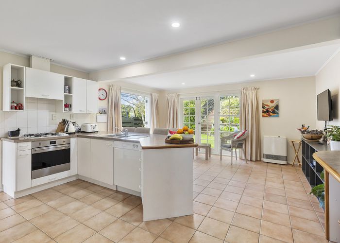  at 20 Balliol Drive, Tawa, Wellington