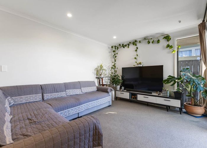  at 9B Hollinbrigg Place, Manurewa, Manukau City, Auckland