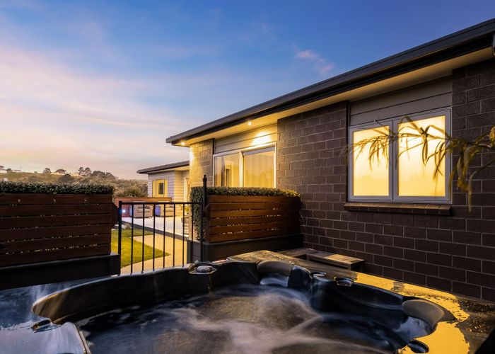  at 17 Dusky Crescent, Aotea, Porirua, Wellington