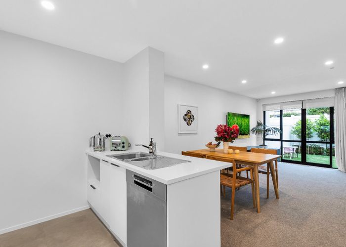  at 8/26 Moa Road, Point Chevalier, Auckland