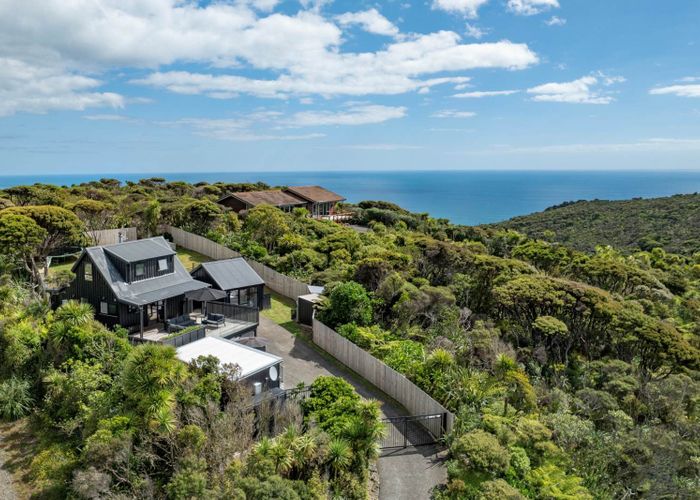  at 8 Log Race Road, Piha, Waitakere City, Auckland