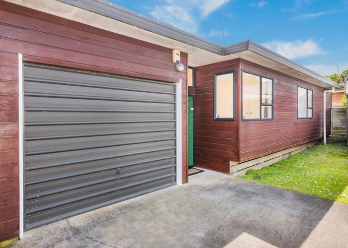  at 2/4 Morton Avenue, Forrest Hill, Auckland