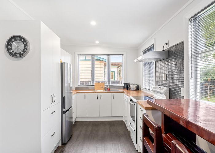  at 5 Mason Street, Moera, Lower Hutt, Wellington