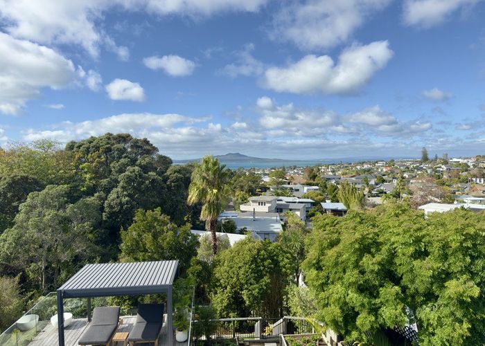  at 84 Parr Terrace, Castor Bay, North Shore City, Auckland