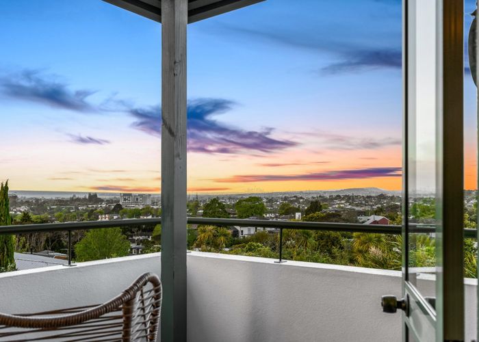  at 87 Glengarry Road, Glen Eden, Auckland