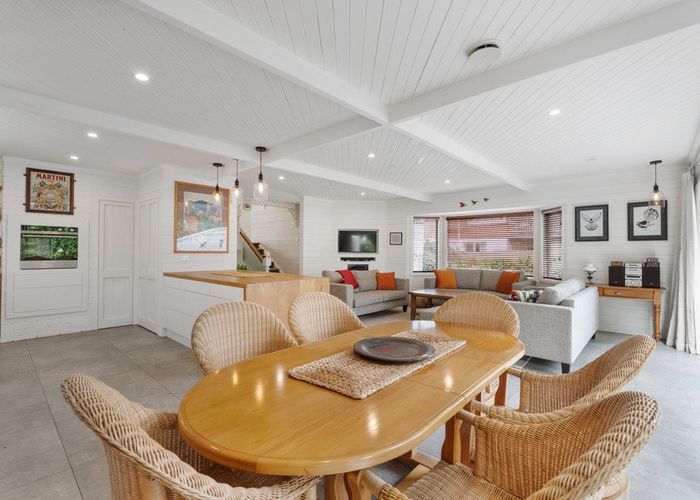  at 2 Taylor Road, Mangere Bridge, Manukau City, Auckland