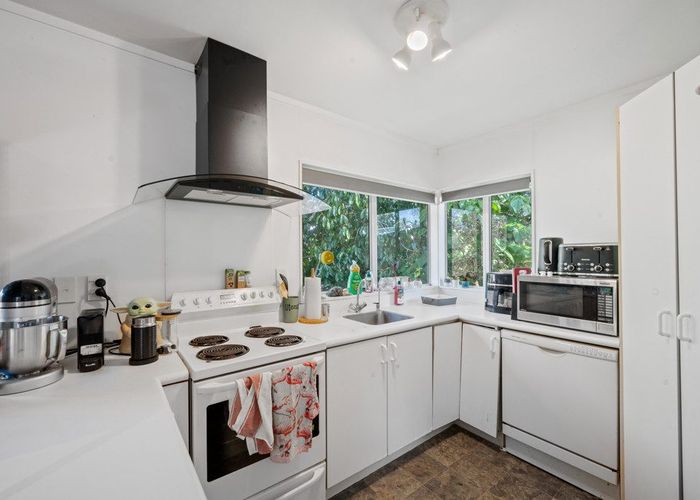  at 131C View Road, Sunnyvale, Waitakere City, Auckland