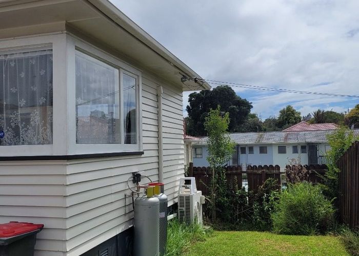 at 2/85 White Swan Road, Mount Roskill, Auckland City, Auckland
