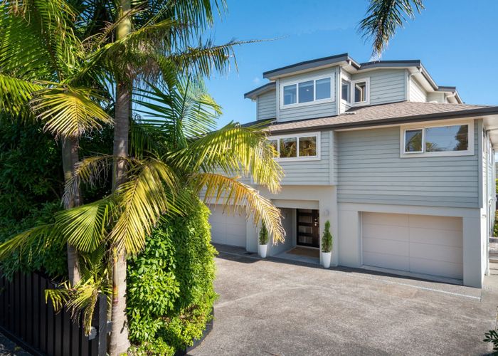  at 27 Hemi Street, Narrow Neck, Auckland