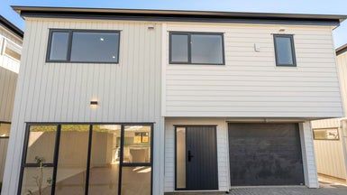  at 90D Seymour Road, Sunnyvale, Auckland