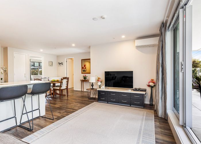  at 104/25 Bute Road, Browns Bay, Auckland