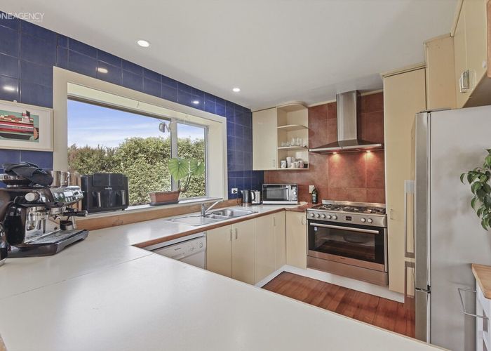  at 52 Gould Crescent, Woolston, Christchurch City, Canterbury