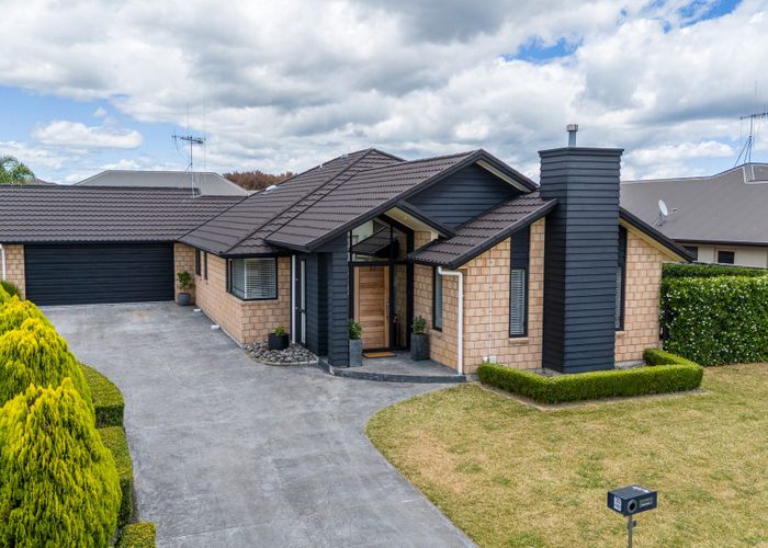  at 54 Palliser Drive, Huntington, Hamilton