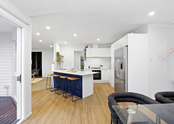  at 221 Weston Road, St Albans, Christchurch