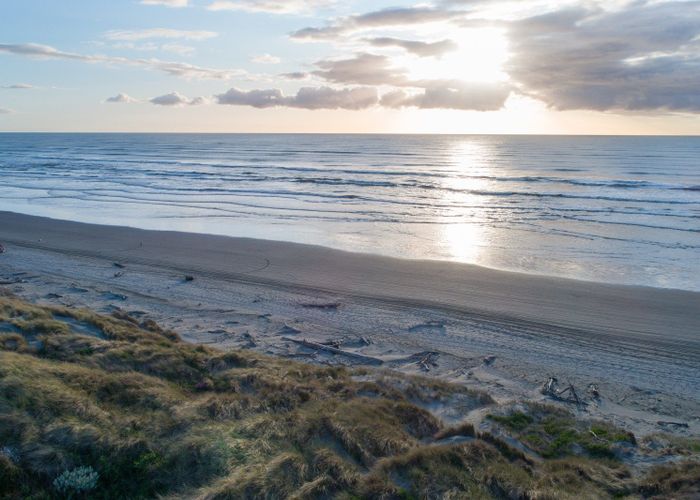  at 10 Marine Parade South, Foxton Beach, Foxton