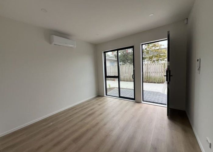  at 2/5  Calthorp Close, Favona, Manukau City, Auckland