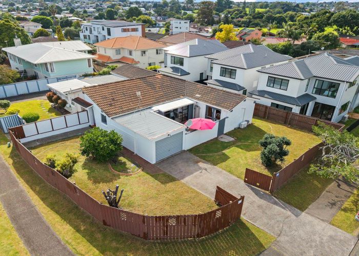  at 1/50 Casuarina Road, Half Moon Bay, Manukau City, Auckland