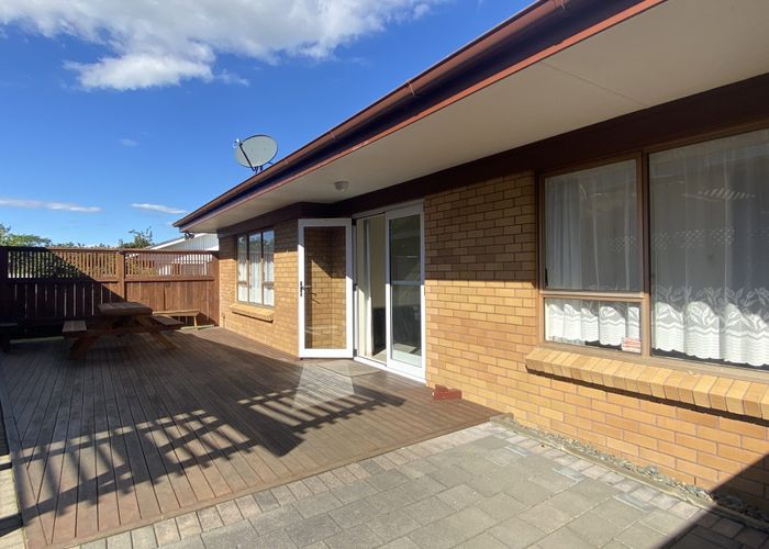  at 2/42 Galvan Avenue, Sunnyhills, Manukau City, Auckland