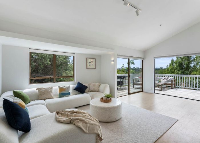  at 42 Deuxberry Avenue, Northcote, Auckland