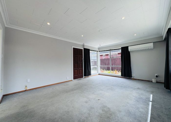  at 2/290 Avonhead Road, Avonhead, Christchurch City, Canterbury